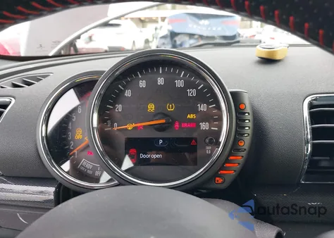 2017 Mini Clubman Cooper z USA, uszkodzony, nr VIN WMWLU1C57H2F28276